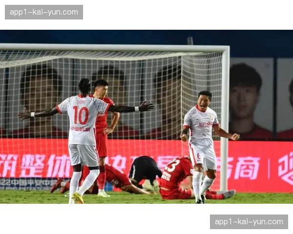 九队负分开局加剧联赛变数 历史罚分影响赛季竞争格局 九队负分开局加剧联赛变数 历史罚分影响赛季竞争格局