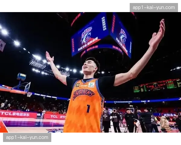 上海队年轻球员成长迅速 李弘权李添荣关键场次挺身而出显厚度