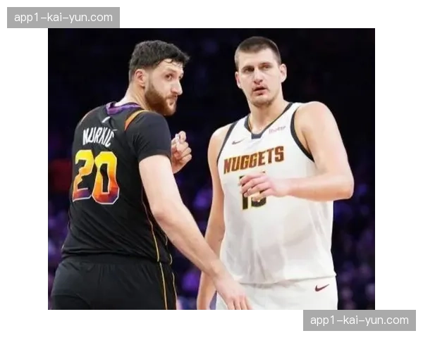 国王雷诺场均7.5篮板,内线篮板保护能力值得肯定 国王雷诺场均7.5篮板,内线篮板保护能力值得肯定